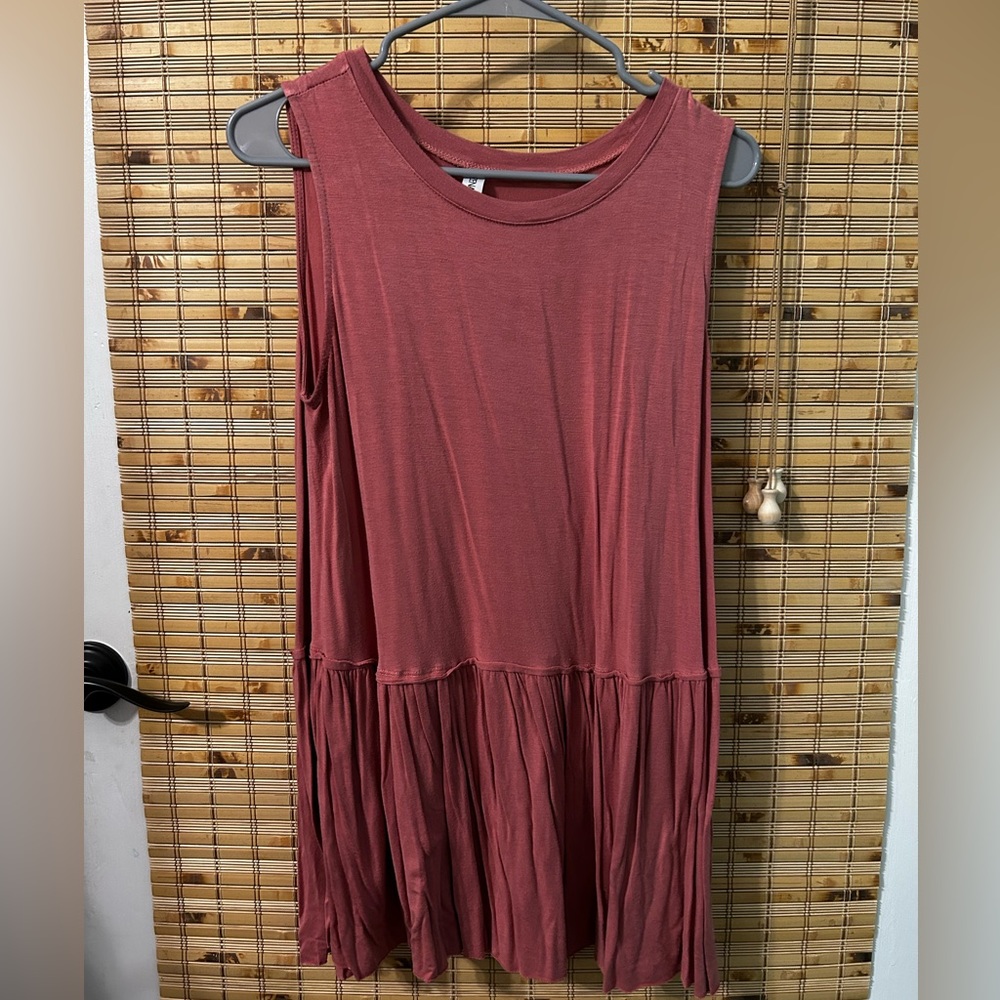 Zenana sleeveless tunic top